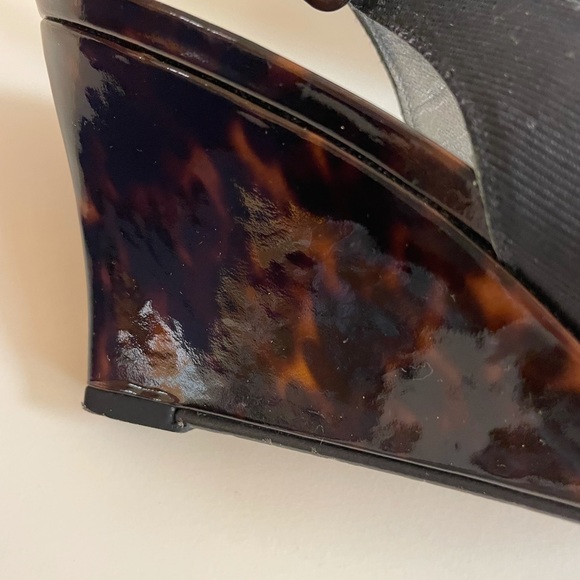 Stuart Weitzman black FAILLE MIDDY sling back with tortoise buckle/ heels,  8.5 - Picture 8 of 9